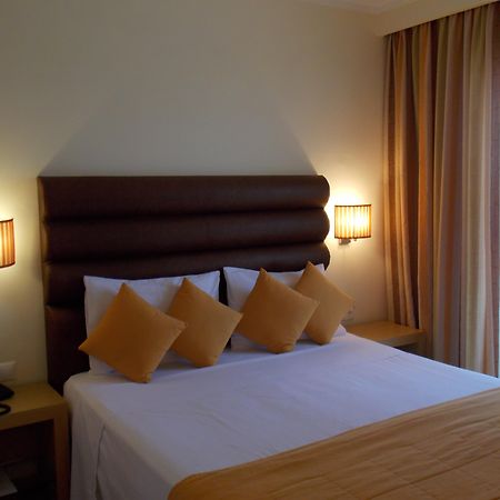 Galaxy Beach Resort BW Premier Collection ลากานาส ภายนอก รูปภาพ