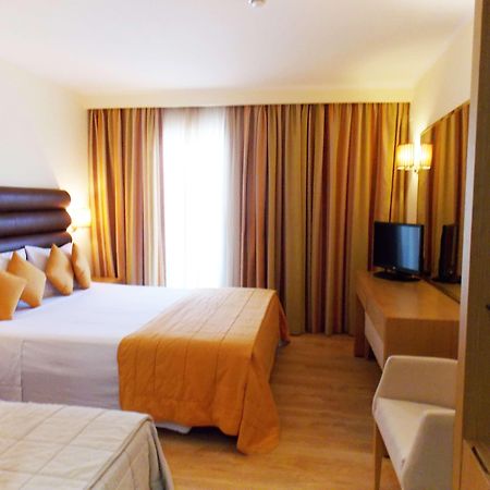 Galaxy Beach Resort BW Premier Collection ลากานาส ภายนอก รูปภาพ