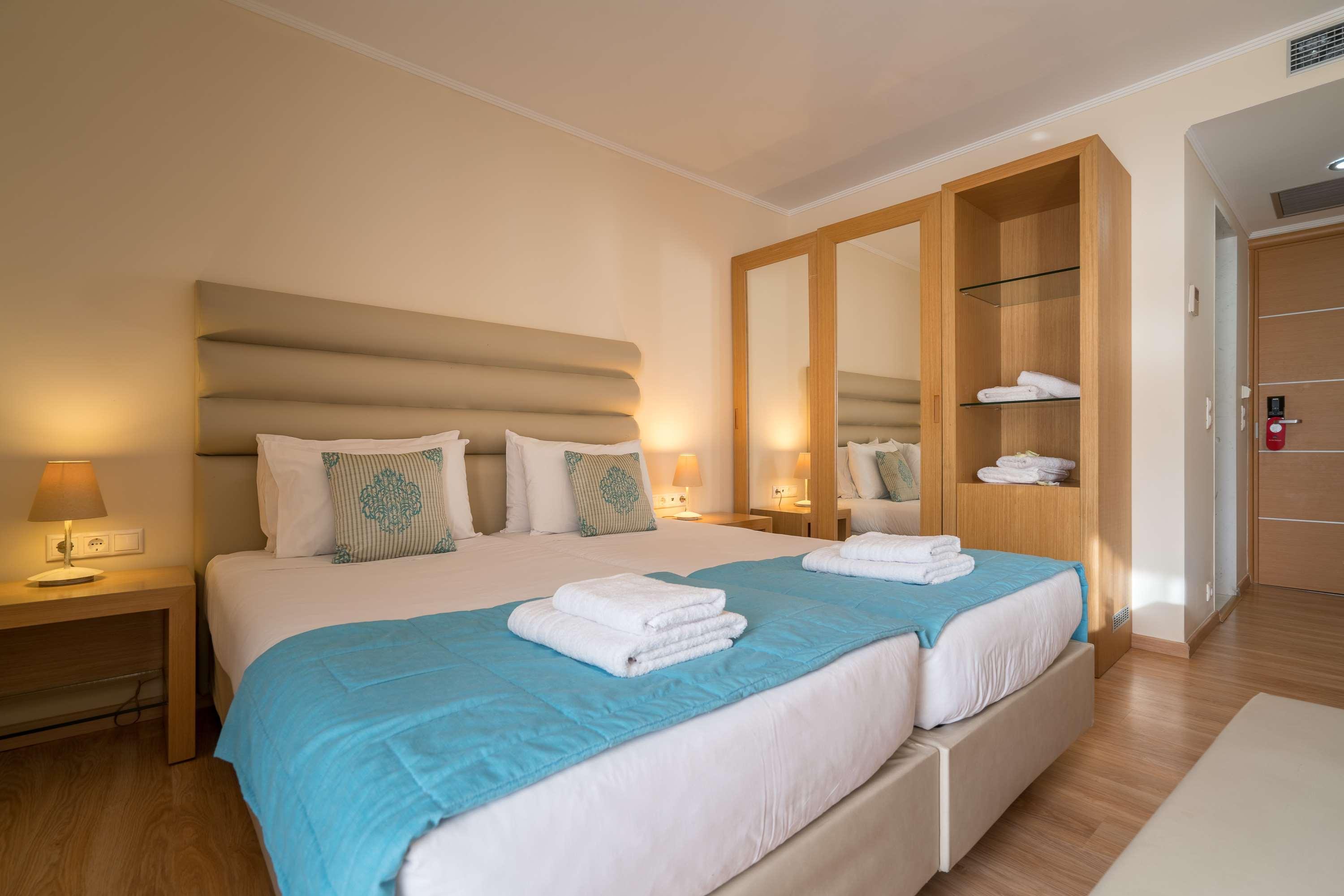 Galaxy Beach Resort BW Premier Collection ลากานาส ภายนอก รูปภาพ