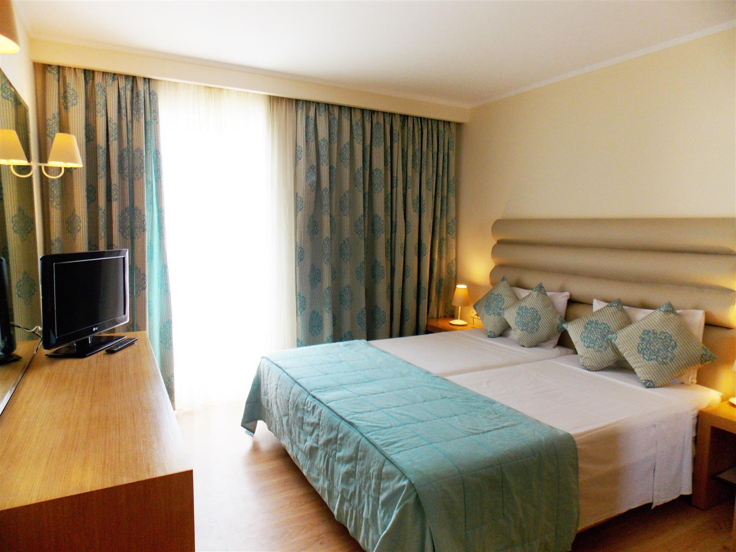 Galaxy Beach Resort BW Premier Collection ลากานาส ภายนอก รูปภาพ