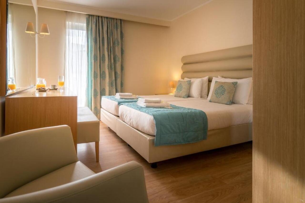 Galaxy Beach Resort BW Premier Collection ลากานาส ภายนอก รูปภาพ