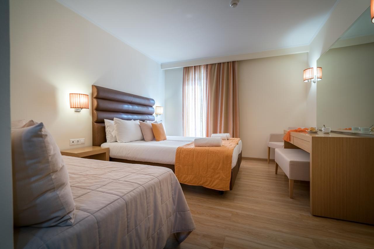 Galaxy Beach Resort BW Premier Collection ลากานาส ภายนอก รูปภาพ