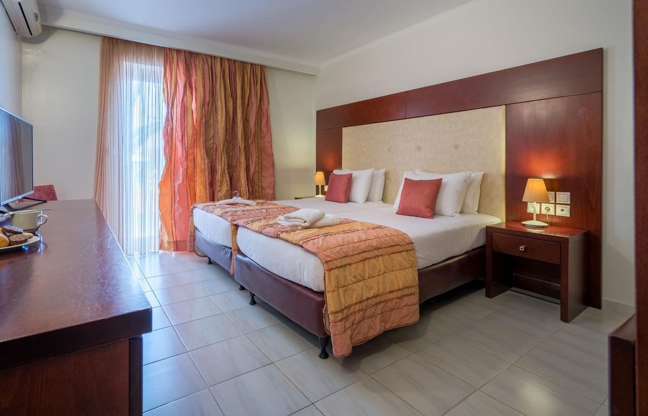 Galaxy Beach Resort BW Premier Collection ลากานาส ภายนอก รูปภาพ