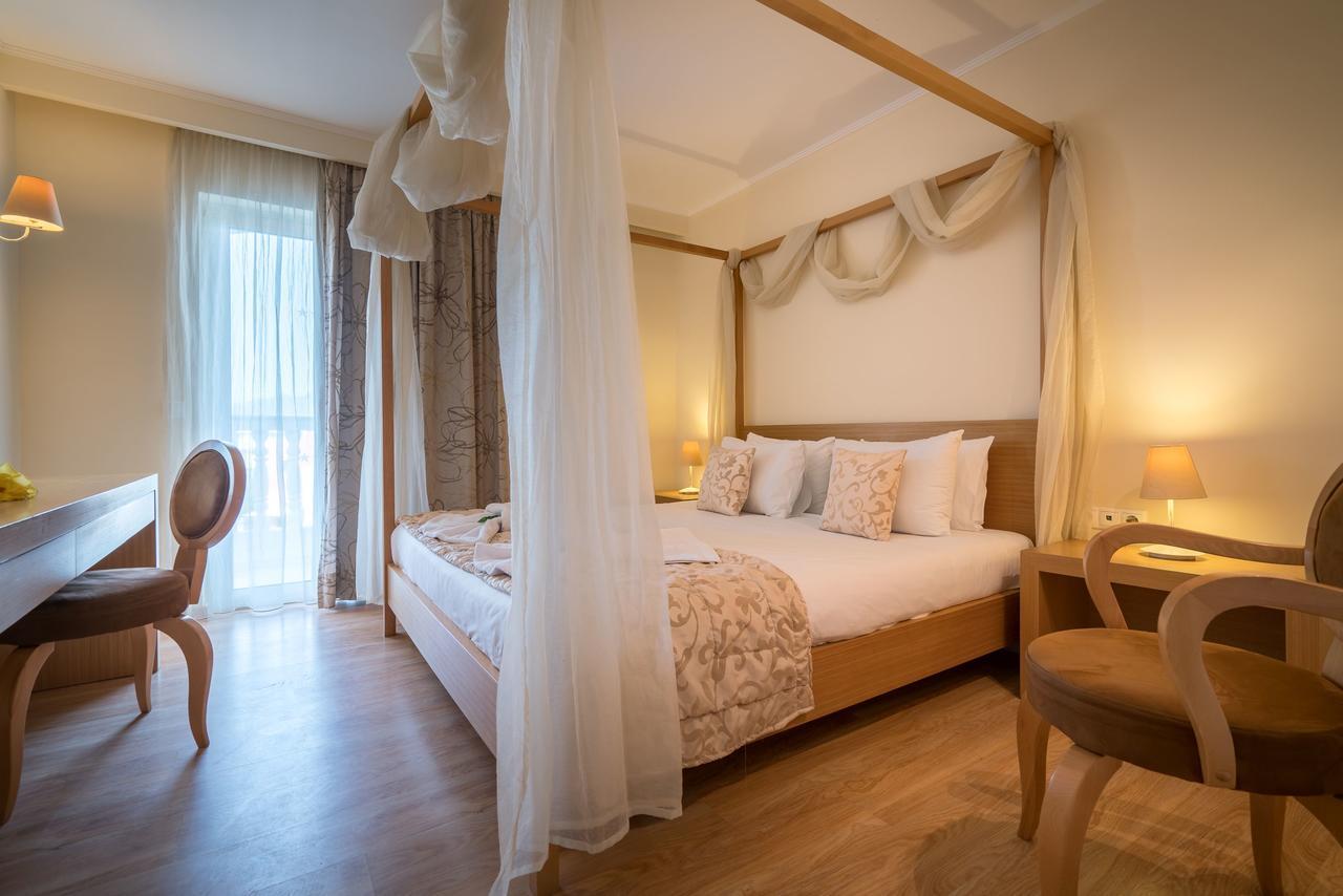 Galaxy Beach Resort BW Premier Collection ลากานาส ภายนอก รูปภาพ