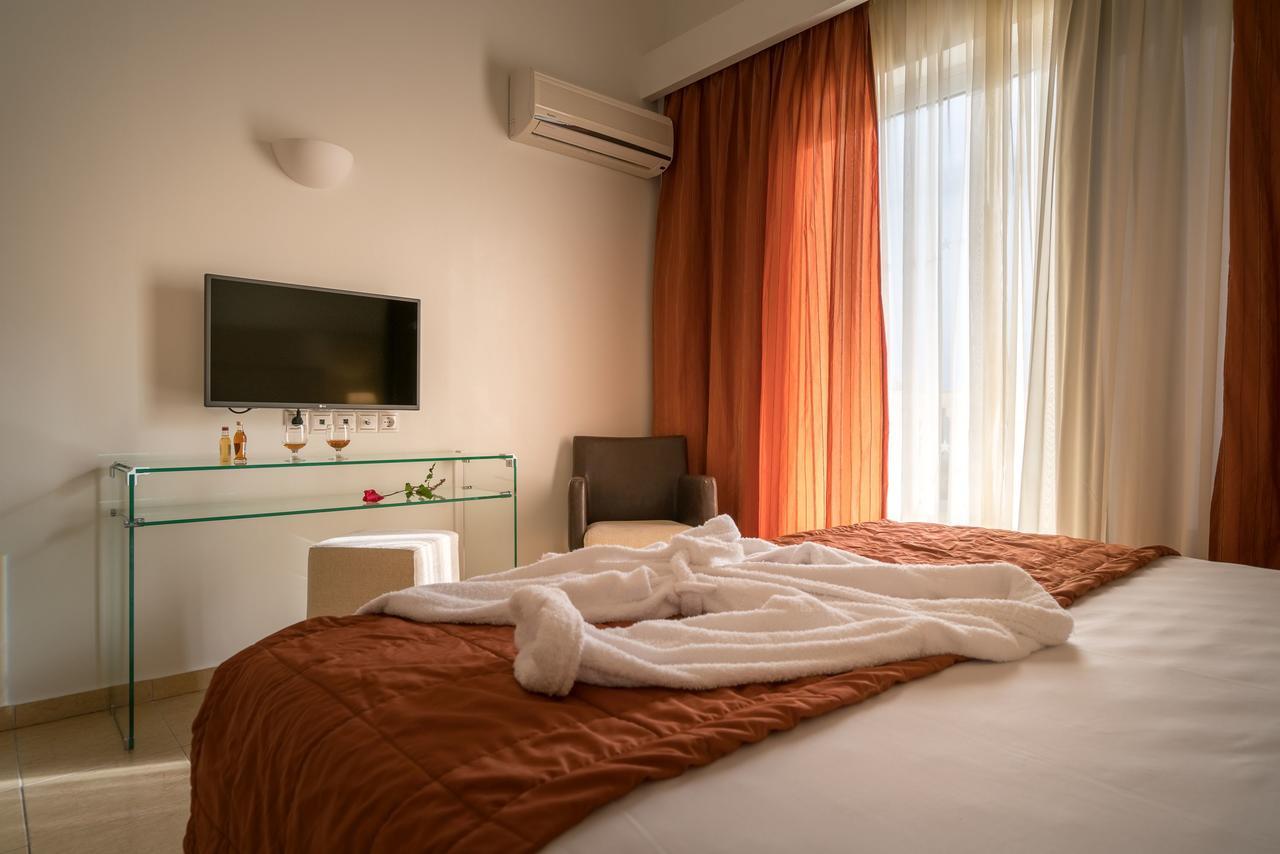 Galaxy Beach Resort BW Premier Collection ลากานาส ภายนอก รูปภาพ